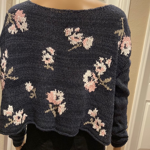 Abercrombie & Fitch Women Top size M/L - Picture 2 of 5